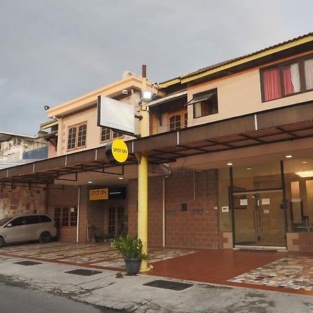 Spot On 2358 Aster Homestay Melati ภายนอก รูปภาพ