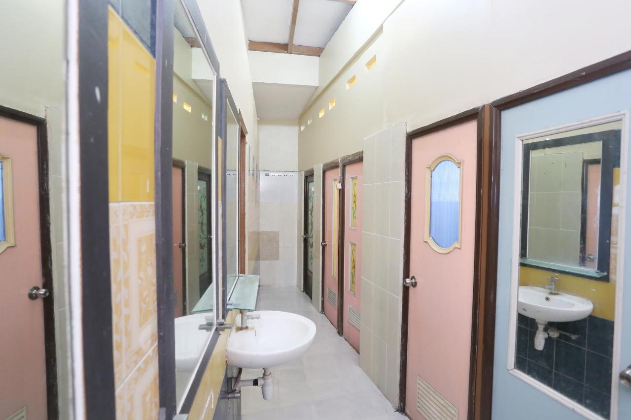 Spot On 2358 Aster Homestay Melati ภายนอก รูปภาพ
